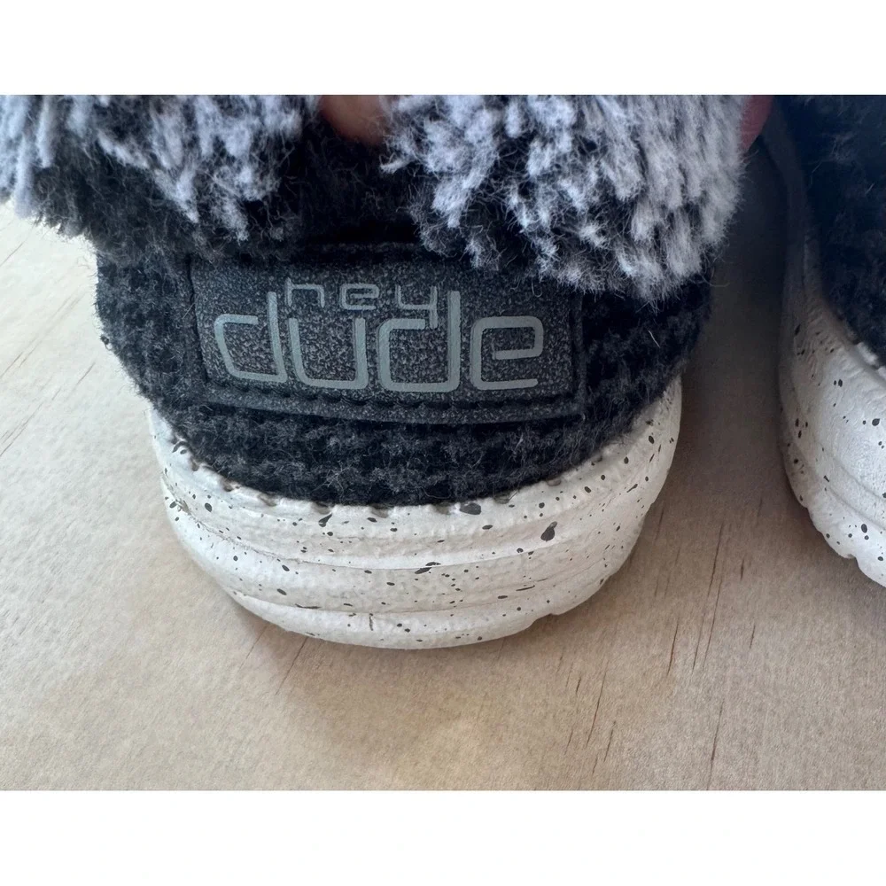 Hey Dude Britt Black Faux Fur Lined‎ Boots Womens 7 Slip On Winter Cozy Comfort